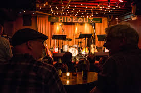 The Allure of Live Music Venues and Cocktail Lounges: Where Sound Meets Sophistication