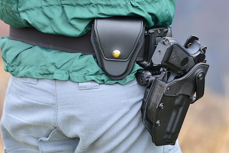 Choosing the Right Leg Pistol Holster and Gas Gun for Self-Defense