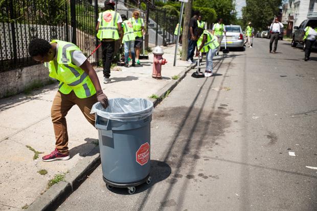 Litter cleanup in Hudson County NJ