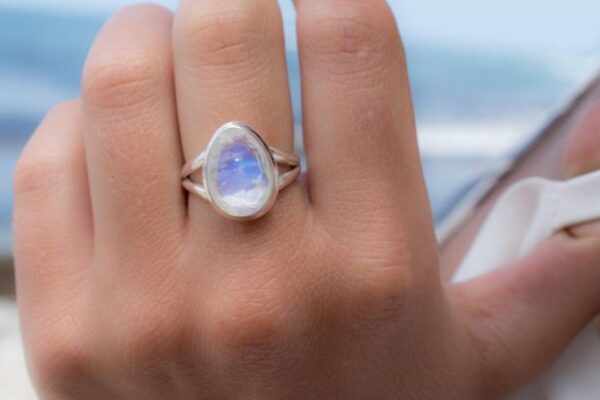 Moonstone Crystal Uses: For Love, Intuition, and Healing moonstone gem rings